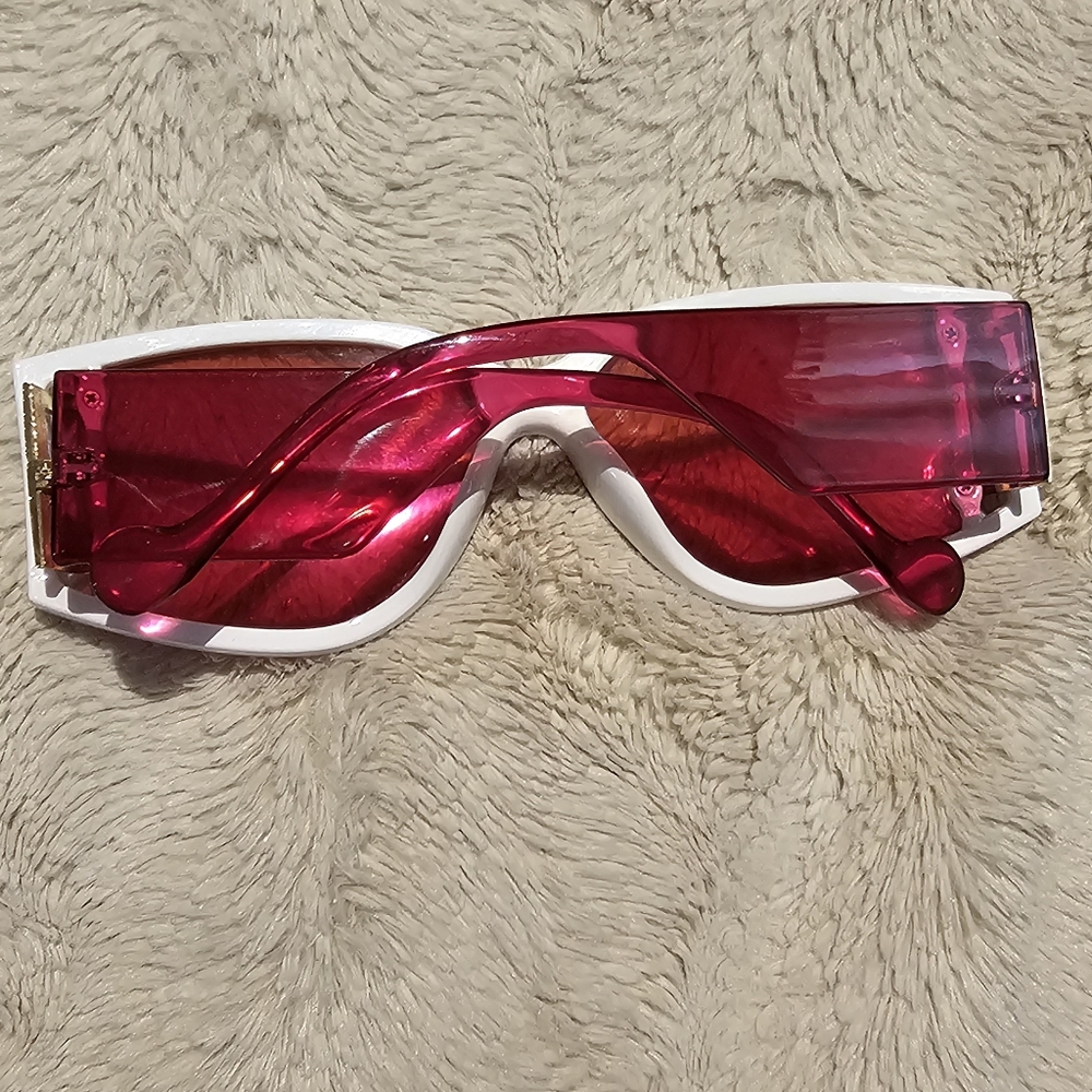 Retro looking sunglasses - Picture 7 of 9